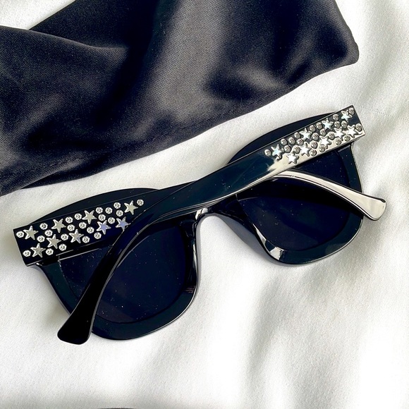 Starry sunglasses! 🤩 - Picture 4 of 6